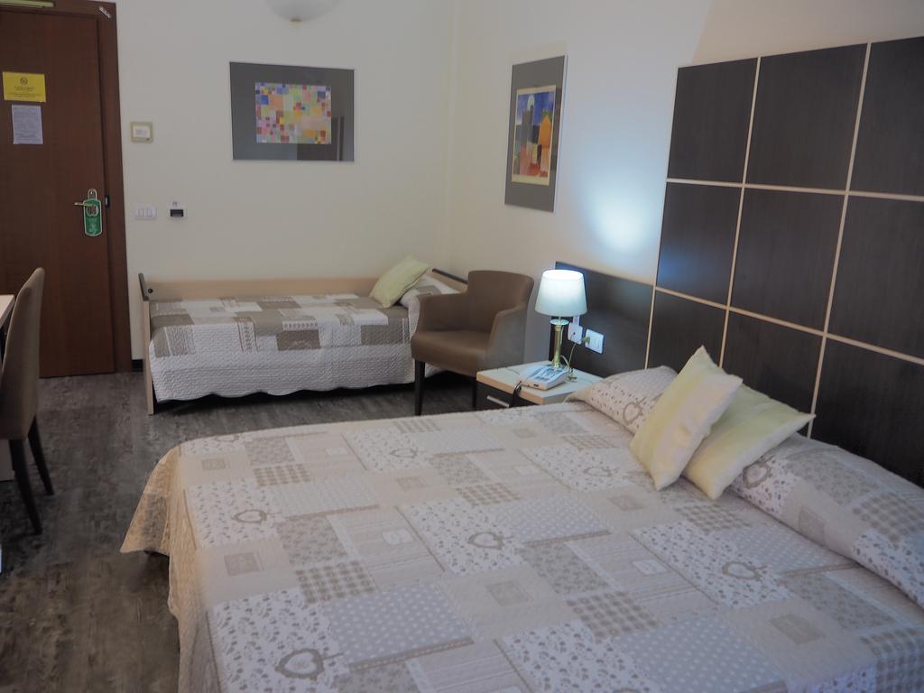 Hotel Ferrari 3*