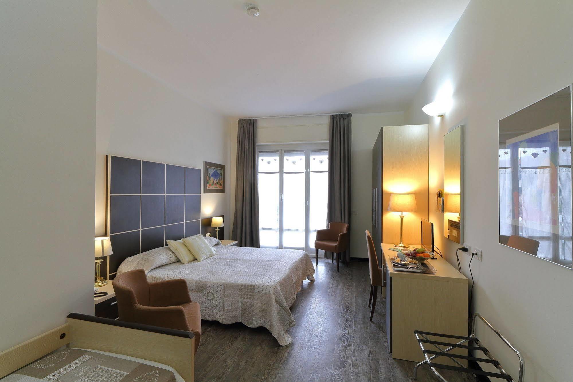 Ferrari Hotel 3*