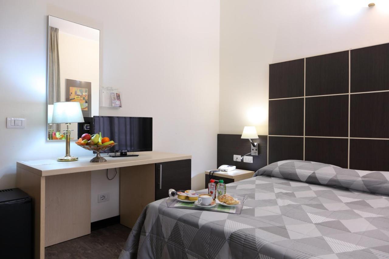 Hotel Ferrari 3*